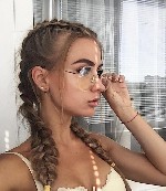 Симпатичная,  нежная и страстная,  общительная и весёлая девушка,  работаю,  занимаюсь спортом,  люблю секс,  с удовольствием развлекусь в постели с приятным и порядочным мужчиной. ...