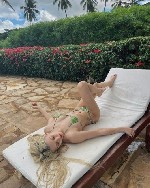 Познакомлюсь с мужчиной для незабываемых встреч.  Если ты хочешь
тепла,  уважения,  взаимопонимания и бурных ночей,  и не боишься быть
рядом с красивой девушкой,  пиши! ...