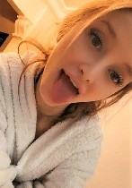 м.  Скажи,  что мне одеть для тебя,  и твой член встанет при первом взгляде на мою роскошную фигуру. ...