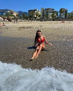 Красивая,  раскрепощенная и очень горячая девочка ищет
мужчину для приятного и незабываемого отдыха ...