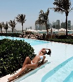 Ищешь настоящего жара? Я - страстная леди,  готовая разжечь в тебе пламя желания.  Пышные формы,  горячие поцелуи и страстные объятия - со мной ты познаешь вершины удовольствия.  Позвони,  и я приеду  ...