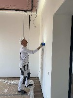 Ищете мастера,  который выполнит механизированную шпаклёвку стен и потолков быстро,  ровно и по всем стандартам? Вам не нужны посредники и завышенные сметы? Тогда вы обратились по адресу.  

Я — Сер ...