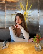 Шаловливая,  горячая развратница ждет тебя! Дыхание страсти опалит твой разум,  ты позабудешь обо всем в моих объятиях! Подарю безграничное море удовольствия,  ты утонешь в откровенной нежности моих ч ...