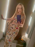 Роскошная соблазнительница с пышными формами и страстным нравом приглашает тебя в мир наслаждений Я – воплощение твоих самых смелых эротических грёз,  нежная и игривая,  но в то же время горячая и нен ...