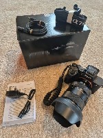 Sony Alpha 7 IV (ILCE-7M4/A7M4) ,  в комплекте объектив Sigma 24-70mm.  

Хочу продать камеру,  так как она просто лежит и не используется.  

В очень хорошем,  ухоженном состоянии,  всего 5004 сн ...