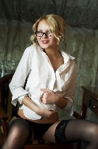 Немножко скромная,  но очень компанейская и отзывчивая в постели! ...