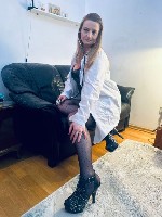 Я харизматичная,  ухоженная,  ненасытная блондина (180/85/33),  обожаю ощущать дыхание ,  язычек и нежные губы у себя между ножек.  .  .  Кончаю многократно.  Если ты :  вынослив,  опытен(или хочешь п ...