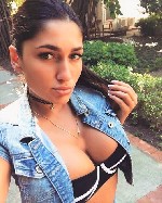 м.  Электросила,  Снималась в фильмах для взрослых.  
Долби раком в сочную большую попу. ...