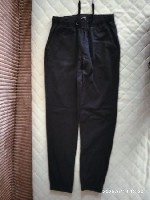 Брюки новые мужские 50 размер,  рост 176 см,  
темно синий цвет 
фирма Kalen
Длина 105 см,  полу обхват по талии 33 см при не растянутой резинке на поясе 
Спереди 2 кармана,  сзади 1 карман ...