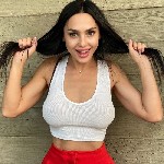 Моя фигура — это идеальное сочетание грации и страсти.  Обольстительные изгибы и нежная кожа ждут только тебя.  
Я приглашаю тебя провести незабываемый вечер в компании,  где царит доверие и понимани ...