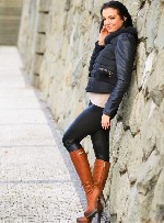 м.  Парнас,  Я,  как конфетка,  нравлюсь всем,  но возьмешь меня только ты.  
Подарю щедрому ценителю услад незабываемое удовольствие. ...