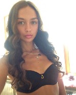 Ищу уверенного в себе мужчину,  который знает,  чего хочет.  Важно
взаимное уважение,  откровенность и желание проводить время. ...