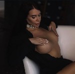 Я за легкость,  спонтанность и удовольствие.  Люблю общение без драмы,  сложностей и обязательств.  Если ты ценишь свободу так же,  как и я,  и готов наслаждаться моментом,  напиши.  Важны только симп ...