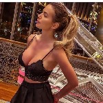 Я создам для тебя атмосферу,  где каждое мое прикосновение станет источником непередаваемого удовольствия.  Позволь мне погрузить тебя в мир чувственных ощущений и открой новые грани страсти.  Расслаб ...