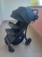 Продам по ненадобности,  коляска в идеальном состоянии,  на дворе была 3 раза!! В подарок сумка,  в комплекте есть дождевик.  
Покупали новой,  относились бережно никаких царапин даже нет!!!
Стоимос ...