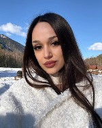 м.  Большевиков проспект,  интересная дама ...