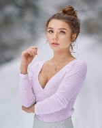 Я просто ваша соседская девушка,  обладающая классом,  индивидуальностью и остроумием.  Позвольте мне взять вас с собой в приключение,  освободить вас от стресса и позволить вам насладиться тем,  что  ...