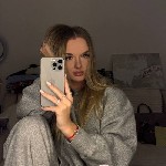 Госпожа ищет нижних.  Писать в ТГ @rastaalexa ...