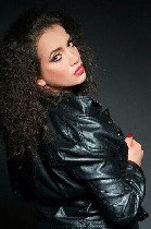 Привет Я известная Девчуля) и нам стоит найти общие интересы) .  Чувствую нам есть чем удовлетворить друг друга.  Я лишь надеюсь взять за щеку с заглотом ,  но если у тебя более буйная фантазия ,  то  ...