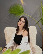 Мечтаете о нежных ласках и страстных поцелуях? Я готова подарить вам настоящее удовольствие.  Приесзжайте ко мне,  и я выполню все ваши самые смелые фантазии.  Не теряйте времени,  звоните прямо сейча ...