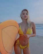 Интим-девушки, индивидуалки объявление но. 3504083: Ты смотришь на меня так,  словно хочешь сорвать с меня всю эту игру прямо сейчас.  😏