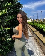 Я прикусываю нижнюю губу,  мои глаза сверкают от желания.  «Ты не представляешь,  как сильно я хочу тебя…» — мой голос дрожит от страсти.  Мои губы находят твои,  сначала нежно,  дразняще… а потом всё ...