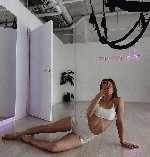 Ищешь что-то особенное? Я - изысканная красотка,  готовая подарить тебе утонченное удовольствие.  Приятные формы,  нежные прикосновения и соблазнительные взгляды - со мной ты ощутишь себя на седьмом н ...