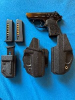 Продаю травматический пистолет П-М22Т,  калибр 9 мм.  Р.  А.  
Без настрела.  В комплекте два запасных магазина,  две кобуры из кайдекса и подсумок.  Отправка есть в любой регион цена с доставкой 10  ...