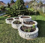 Многоярусная клумба из бетона "Кружево М3"
Вес:  475 кг,  количество деталей:  131.  
Поставляется подетально.  
Изготавливаем клумбы кластерного типа.  Наши изделия - конструктор,  с помощью котор ...