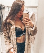 Молодая,  раскрепощенная девушка.  Ищу мужчину для встреч и
незабываемых ощущений.  Хочу воплотить свои фантазии в
реальность ...