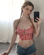 Я Виктория знакомлюсь для встречи.  Реал не за деньги а для взаимного удовольствия.  На втором фото написала свои контакты.  влюбишся в меня ...