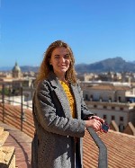 Я просто ваша соседская девушка,  обладающая классом,  индивидуальностью и остроумием.  Позвольте мне взять вас с собой в приключение,  освободить вас от стресса и позволить вам насладиться тем,  что  ...