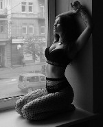 Та самая девушка,  которая подарит тебе доброе утро и заряд на целый день.  После нашего отдыха ты по любому захочешь повторить и встретиться со мной ночью.  Если все будет именно так,  то с меня небо ...