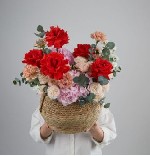 Заказать букет из гортензий на BuketInMoscow – это просто и удобно.  Выберите понравившуюся композицию,  оформите заказ онлайн или по телефону,  и мы доставим ваш букет в любую точку Москвы точно в ср ...