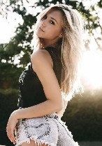 Не высокая сексуального телосложения ждет мужчину чтобы приятно провести время ...