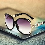 Ни для кого не секрет,  что очки необходимы тем,  у кого есть проблемы с фокусировкой,  к примеру,  близорукость или дальнозоркость,  давая возможность отчетливо видеть окружающий мир,  читать,  безоп ...