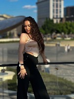 Приходи в гости )) ооочень люблю бананы,  приноси свой и плавно с ним поиграю языком ,  потом раздвину ножки и ты сделаешь все что захочешь .  Сосу отменно поверь ,  заставлю тебя забыть все свои плох ...