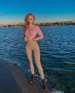 Давай знакомиться для встречи в реале если вы адекватны .  На втором фото мои контакты.  Реал не за деньги я не проститутка.  будем дружить ...