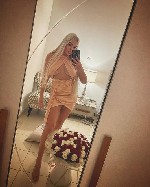 Горячие,  чувственные прикосновения,  расслабляющая атмосфера и особое внимание к твоим желаниям.  Принимаю в
комфортной обстановке,  возможны индивидуальные условия.  Только для серьезных и адекватн ...