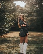 Ищешь чего-то особенного? Я - таинственная фея,  готовая околдовать тебя своей магией.  Загадочные глаза,  стройное тело и умение доставить удовольствие - со мной ты ощутишь себя на седьмом небе от уд ...