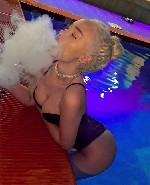 Яркая,  игривая блондинка приглашает на массаж.  Частно.  Фото на 100% соответствуют,  ты не будешь разочарован.  Милая внешность,  приятный голос ну и конечно отличный массаж.  Отличная локация в 10  ...