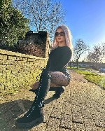 Привет! Ищу парня для свободных отношений,  без финансовых ожиданий и обязательств.  Интересуюсь общением и приятными встречами.  Пиши в телеграм adrivolt или смотри мой Вконтакте по ссылке из объявле ...