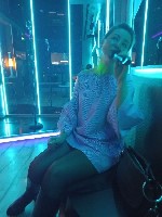 Здравствуйте,  меня зовут Елена,  57 лет.  Я дипломированный специалист по массажным техникам с опытом работы более 20 лет и мед.  образованием.  Имеются все дипломы,  сертификаты.  Провожу сеансы мас ...