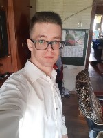 Я русоволосый парень 29 лет,  рост 1,78 м,  вес 72 кг,  член размером 16,5 на 5 см.  Живу с девушкой в 15 микрорайоне,  но иногда бываю один.  Не хватает каких-то особенных впечатлений,  которые недос ...