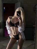 Я не люблю полутонов — я про настоящую страсть,  которая срывает крышу и заставляет тебя забыть своё имя.  В моих руках ты растворишься:  тело будет гореть,  дыхание собьётся,  а каждое прикосновение  ...