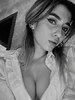 Охотно познакомлюсь с опытным мужчиной.  Я молодая красивая девушка,  раскованная,  сексуальная фигура ...