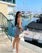 Мечтаешь о чем-то особенном? Я - томная фея,  готовая погрузить тебя в мир сладких грез.  Мягкие формы,  нежные прикосновения и томные взгляды - со мной ты забудешь обо всем на свете.  Позвони,  и я и ...