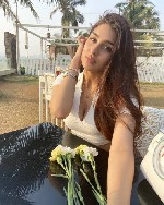 Со мной тебе будет легко и комфортно.  Умею создать нужное настроение,  наполнить вечер теплом и уютом.  
Возможен выезд или встреча в апартаментах.  Не теряй время,  пиши,  договоримся.  
Связь со  ...