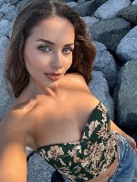 Я знаю,  как подарить настоящие эмоции,  наполненные страстью и нежностью.  Гибкий график,  индивидуальный подход,  уютная
атмосфера.  Фото в личные сообщения,  запись заранее.  
Связь со мной тольк ...