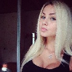 Очень люблю нежно кончиками пальцев провести по твоим яичкам.  .  .  медленно и чувственно обхвачу головку губками.  .  .  
Продолжение при встрече) ...